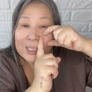 Массаж лица руками