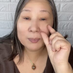 Массаж лица руками